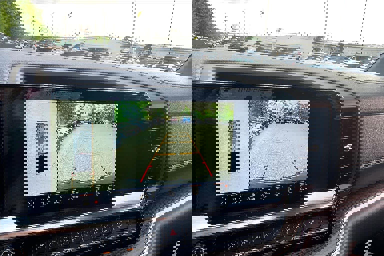 Used 2024 Chevrolet Silverado 1500 LT Trail Boss w/ LT Trail Boss Premium Package AWD/4WD image 27