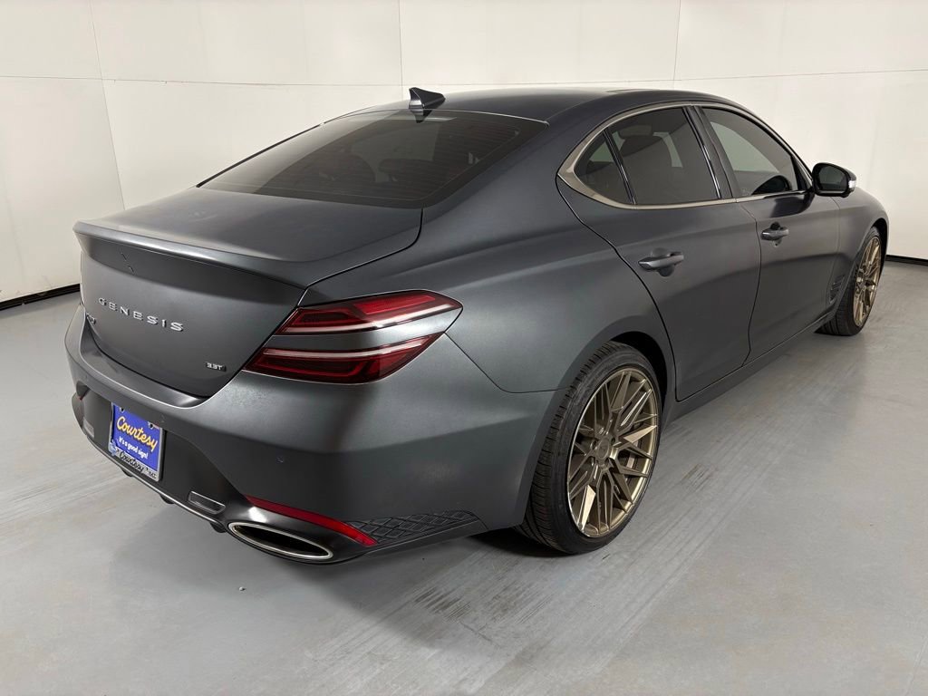Used 2022 Genesis G70 3.3T Launch Edition image 12