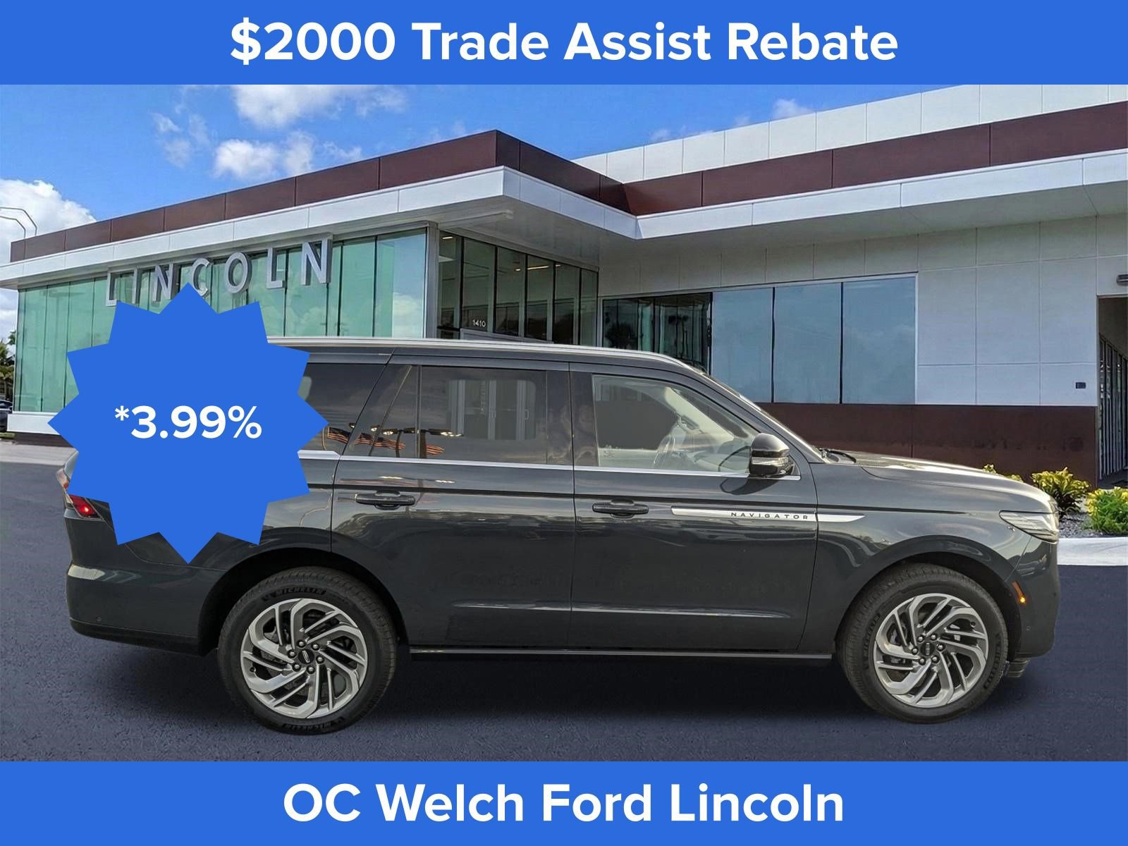 Used 2025 Lincoln Navigator Reserve image 4