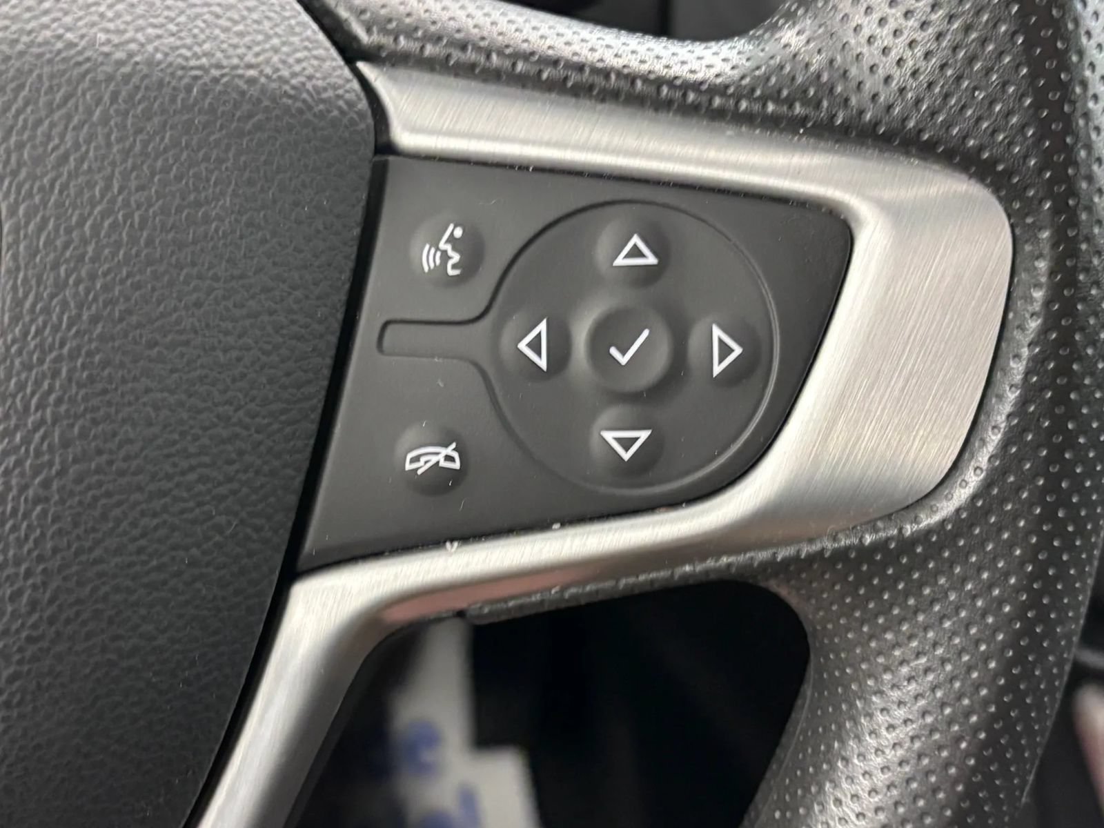Used 2024 GMC Terrain SLE w/ Elevation Edition FWD image 44