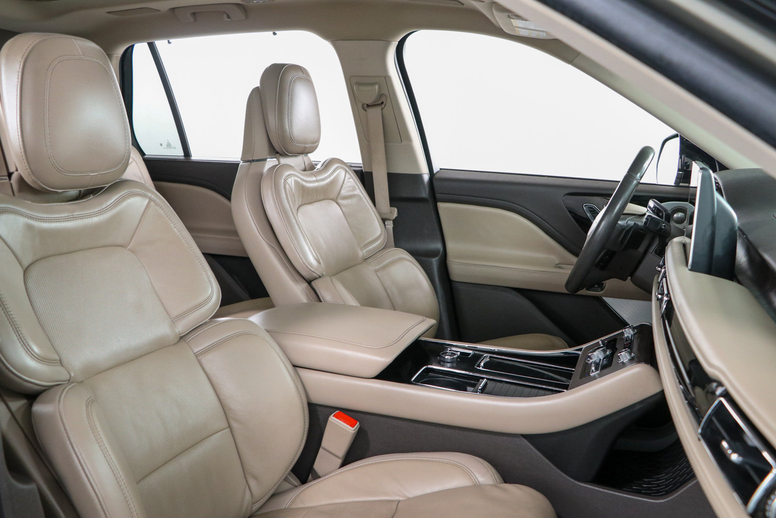 Used 2023 Lincoln Aviator Reserve w/ Equipment Group 201A AWD/4WD image 29