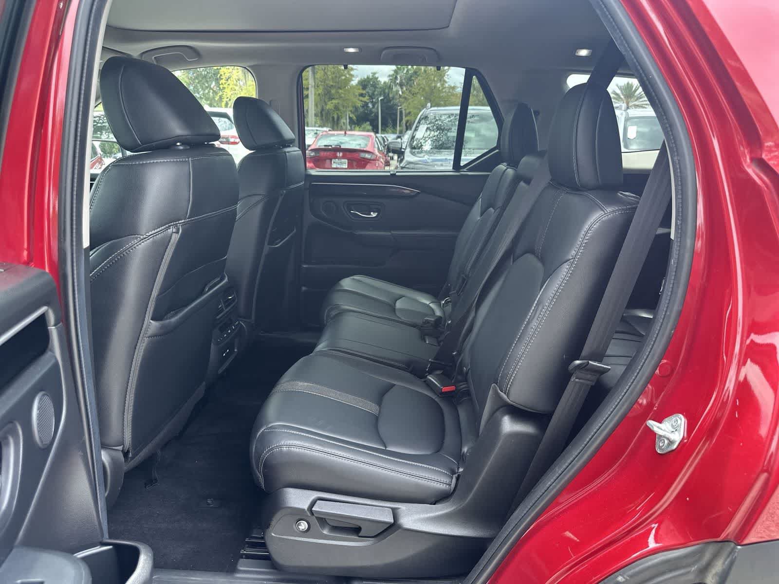 Used 2024 Honda Pilot Touring image 15
