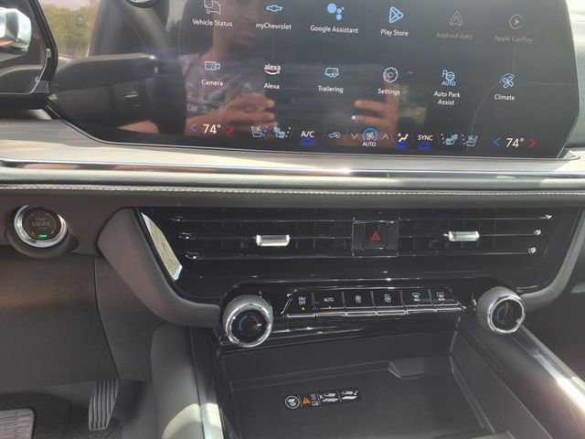 New 2025 Chevrolet Suburban Premier image 17