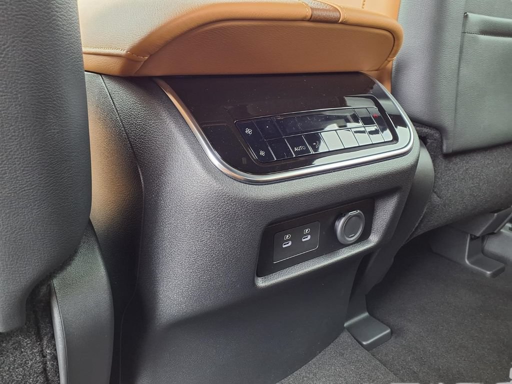 New 2026 Nissan Armada SL w/ Captain's Chari Seat Package AWD/4WD image 23