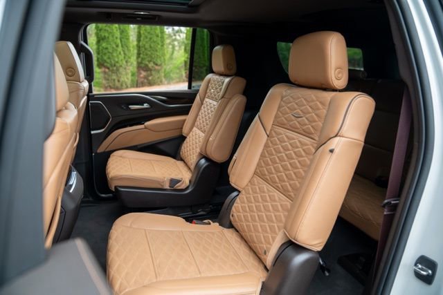 Used 2022 Cadillac Escalade ESV Sport w/ Touring Package image 39