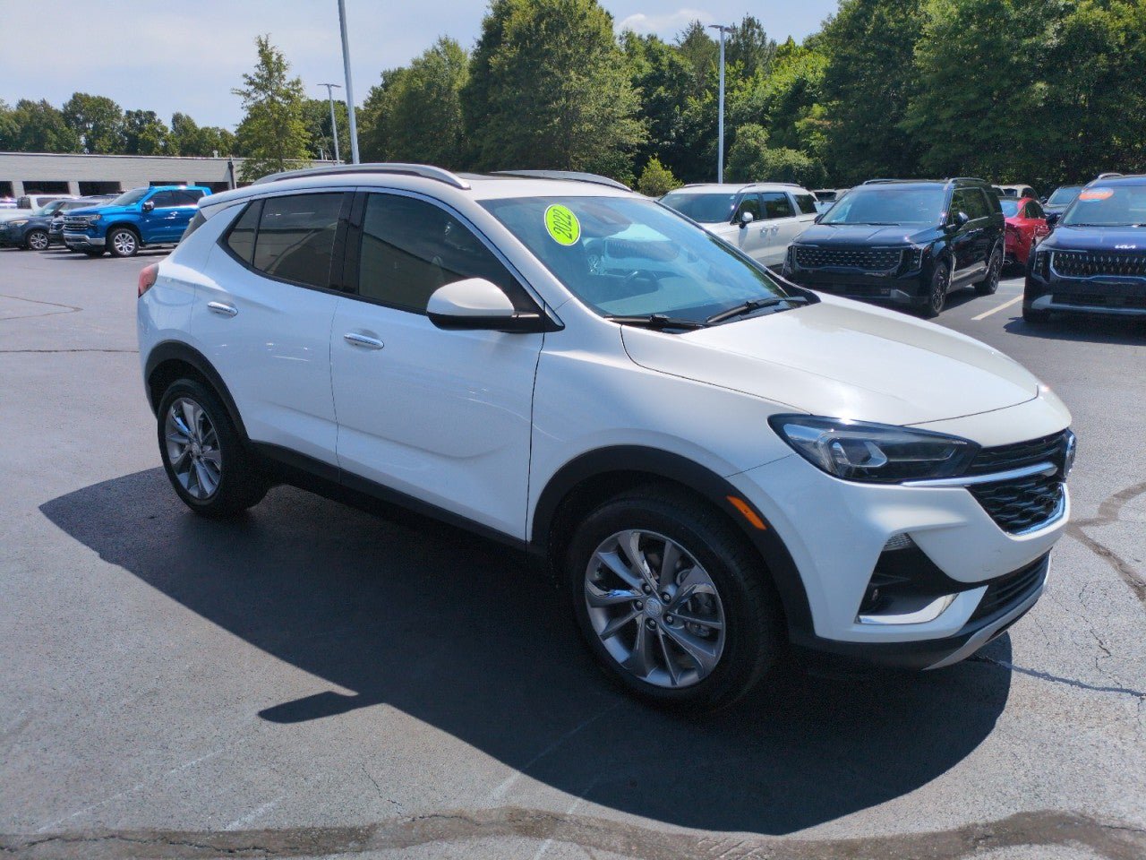 Used 2022 Buick Encore GX Essence w/ Experience Buick Package AWD/4WD image 1