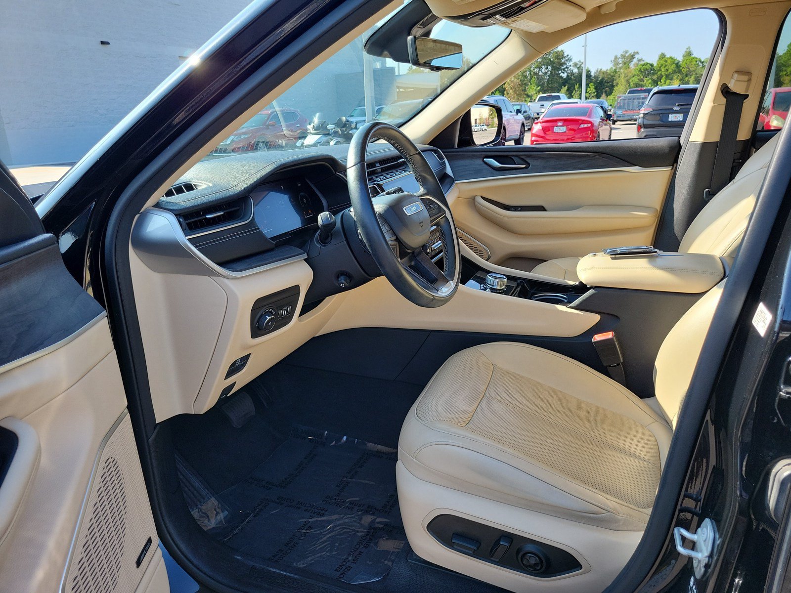 Used 2021 Jeep Grand Cherokee L Limited w/ Luxury Tech Group II AWD/4WD image 15