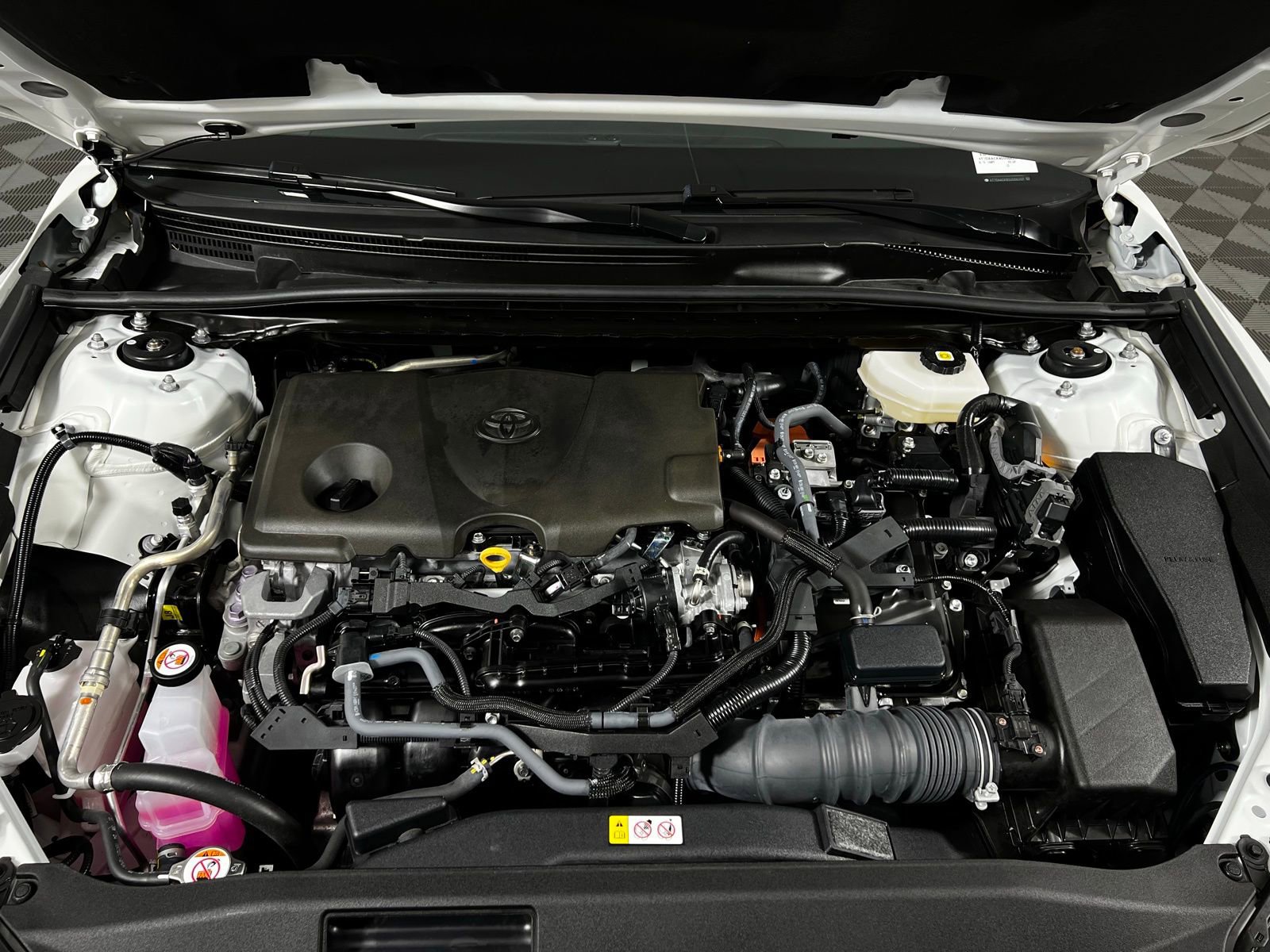 Certified 2025 Toyota Camry LE image 9