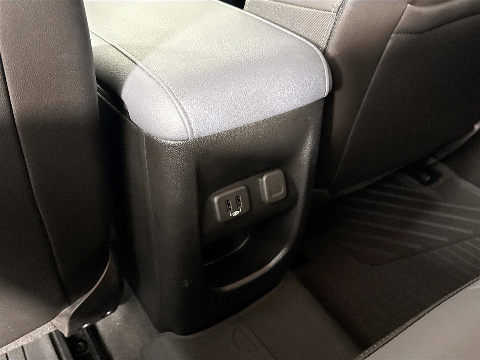 Used 2021 Chevrolet Colorado Z71 w/ Safety Package AWD/4WD image 33