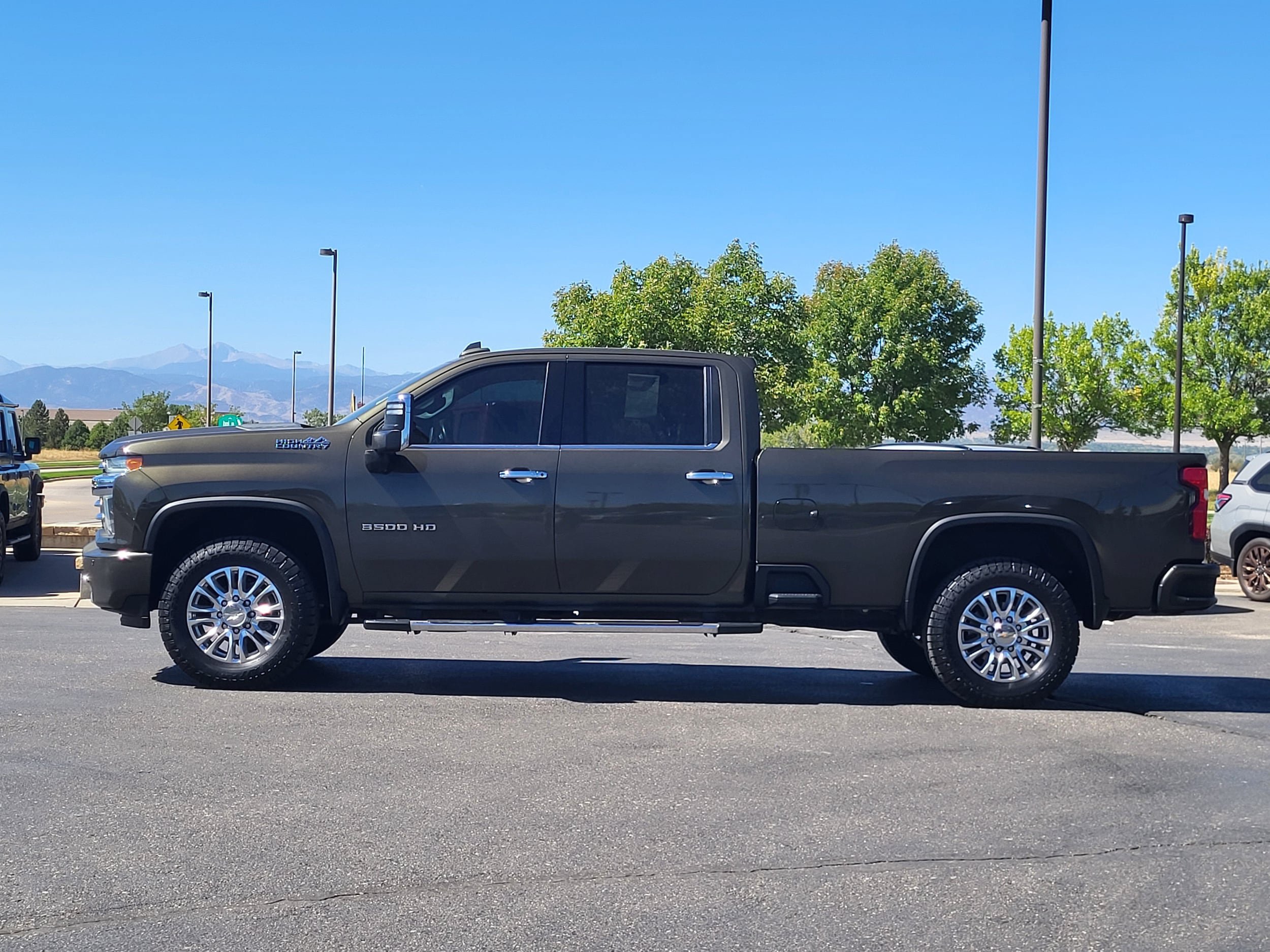 Used 2022 Chevrolet Silverado 3500 High Country w/ Z71 Off-Road Package AWD/4WD image 4