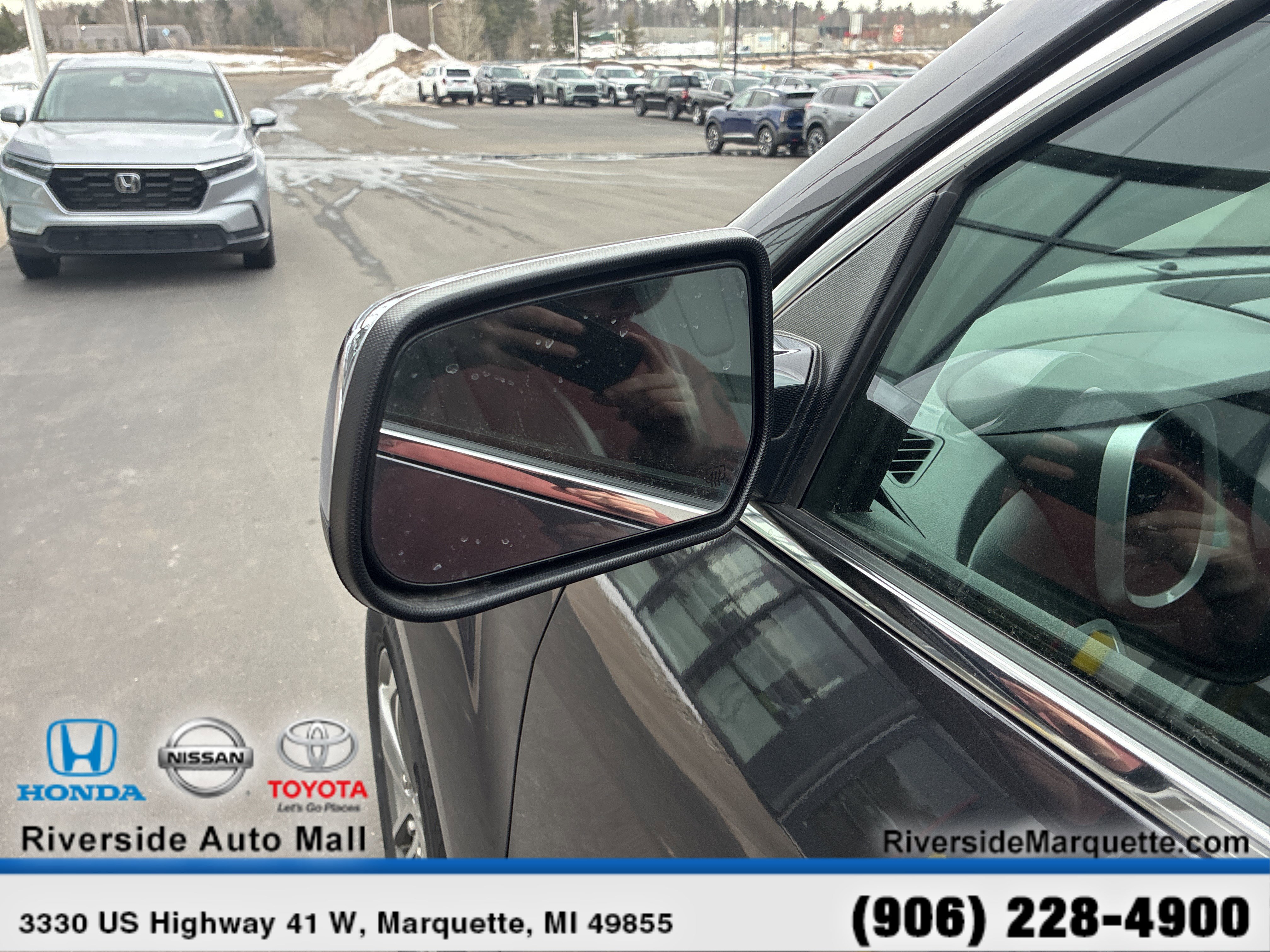 Used 2016 Chevrolet Equinox LTZ w/ Enhanced Convenience Package image 5