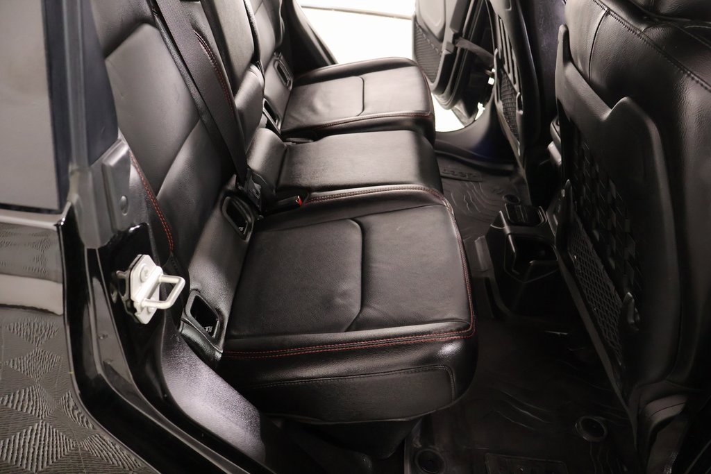 Used 2023 Jeep Gladiator Rubicon w/ Cold Weather Group image 16