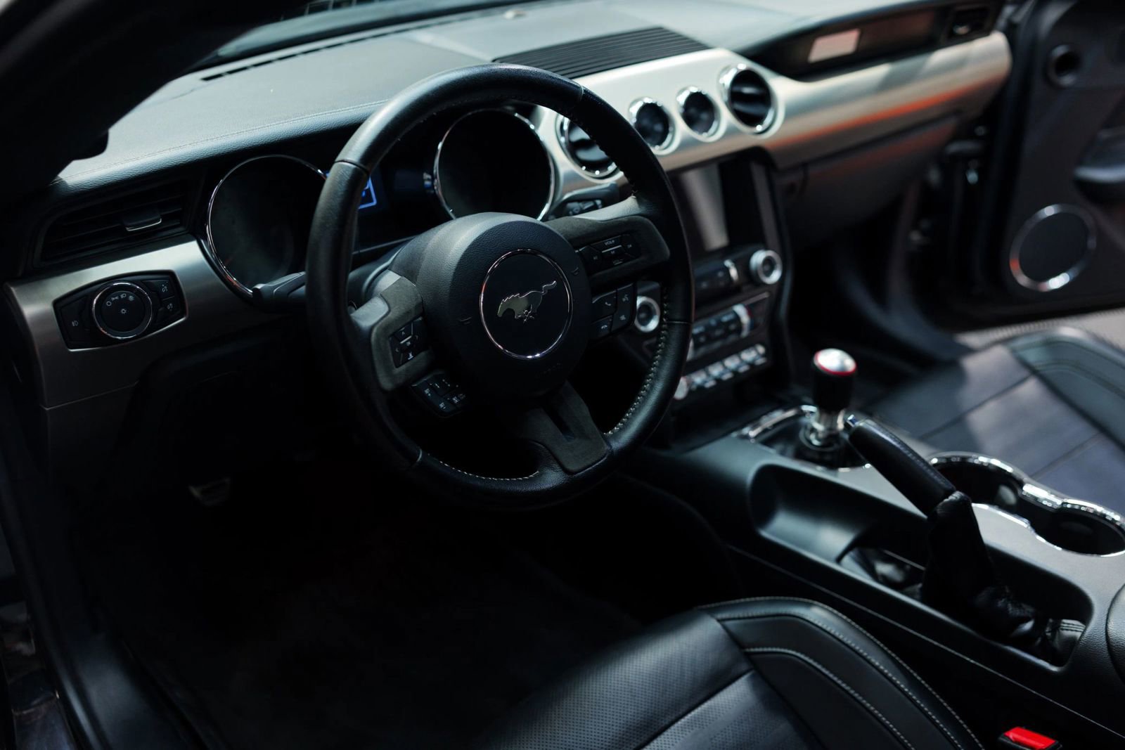 Used 2015 Ford Mustang GT Premium RWD image 25