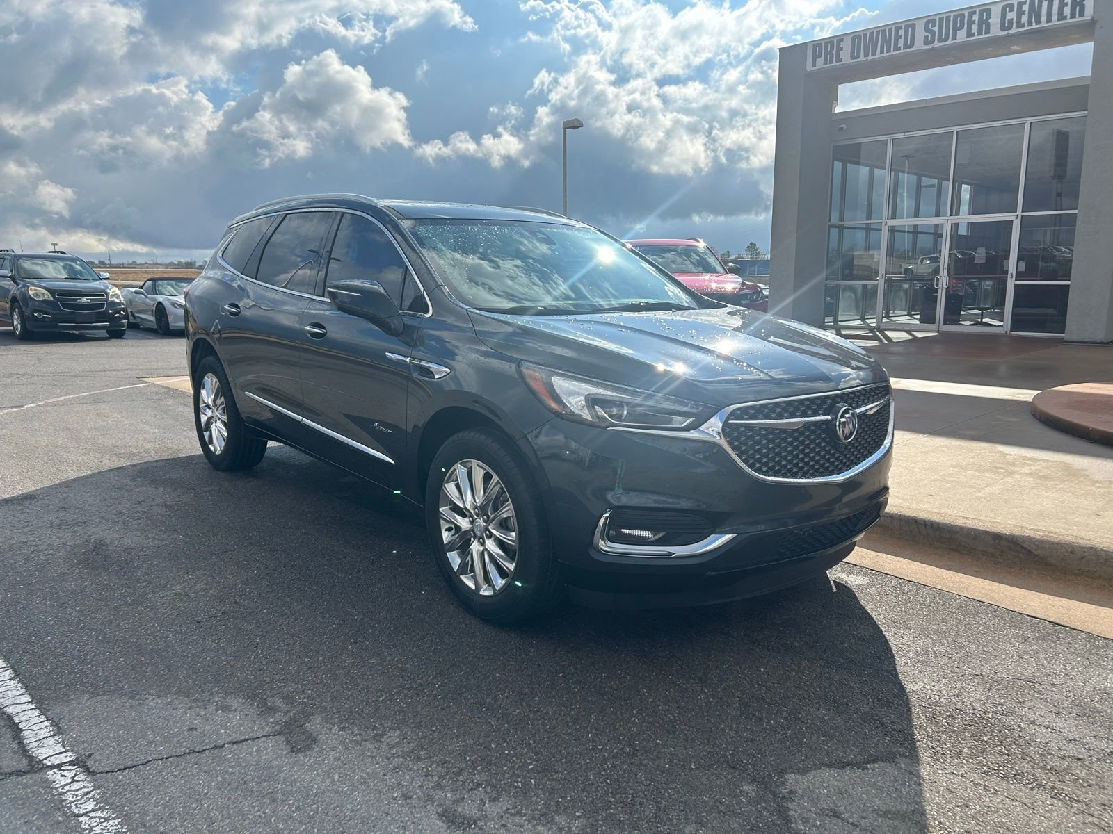 Used 2019 Buick Enclave Avenir w/ Avenir Technology Package image 3