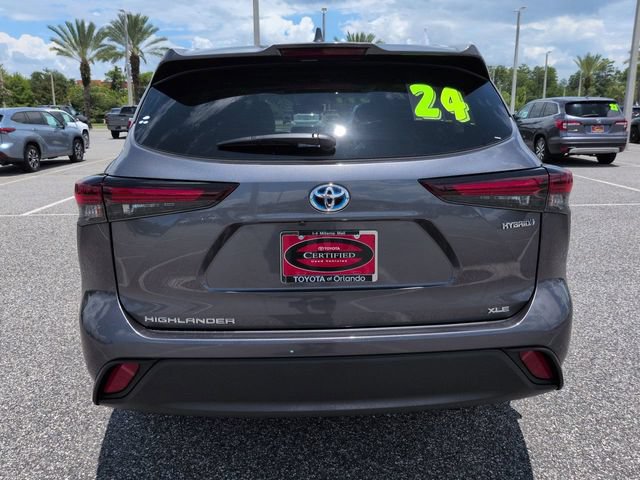 Certified 2024 Toyota Highlander XLE FWD image 5