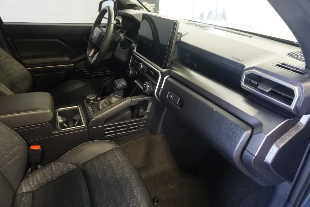 Used 2025 Toyota 4Runner TRD Off-Road Premium AWD/4WD image 28