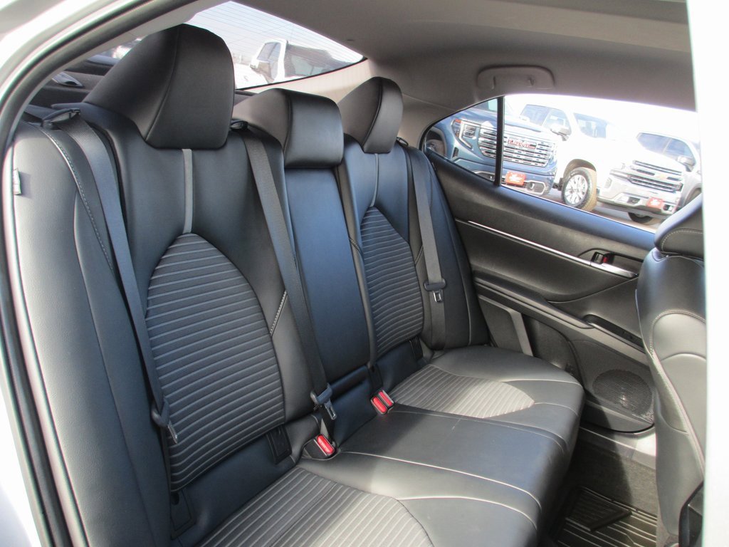Used 2021 Toyota Camry SE image 15