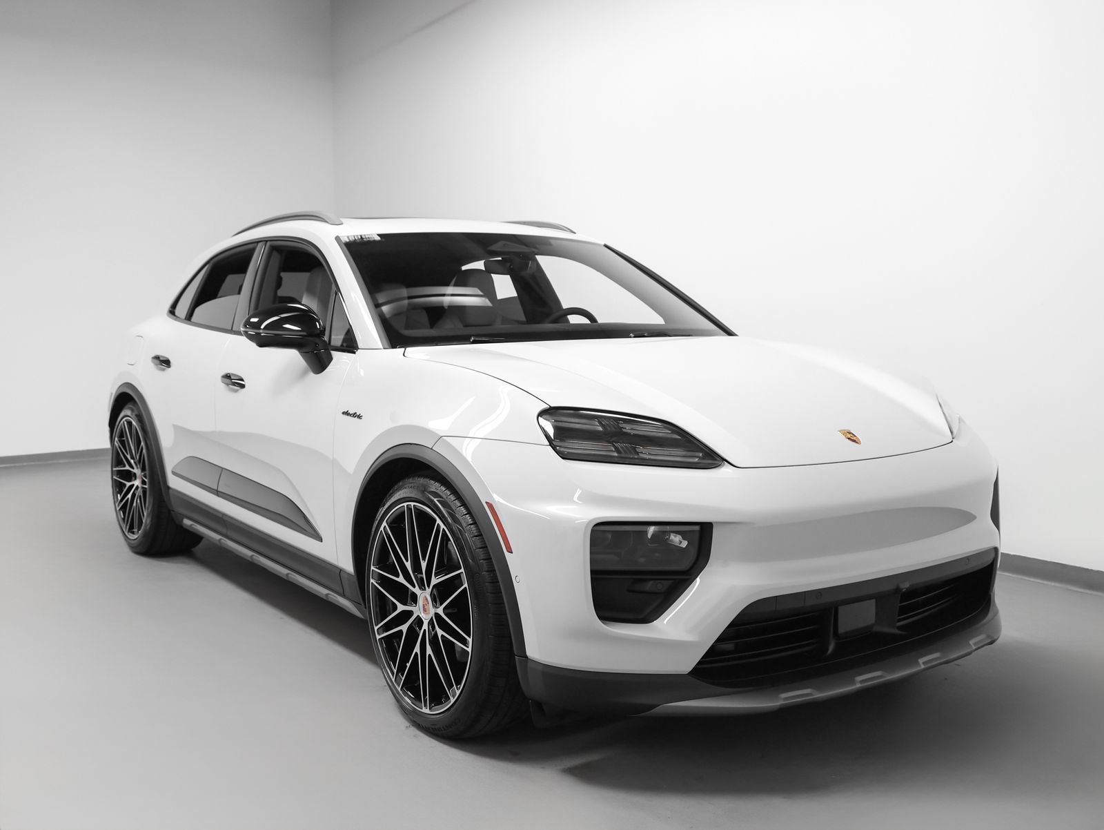 New 2026 Porsche Macan 4 Electric AWD/4WD image 10