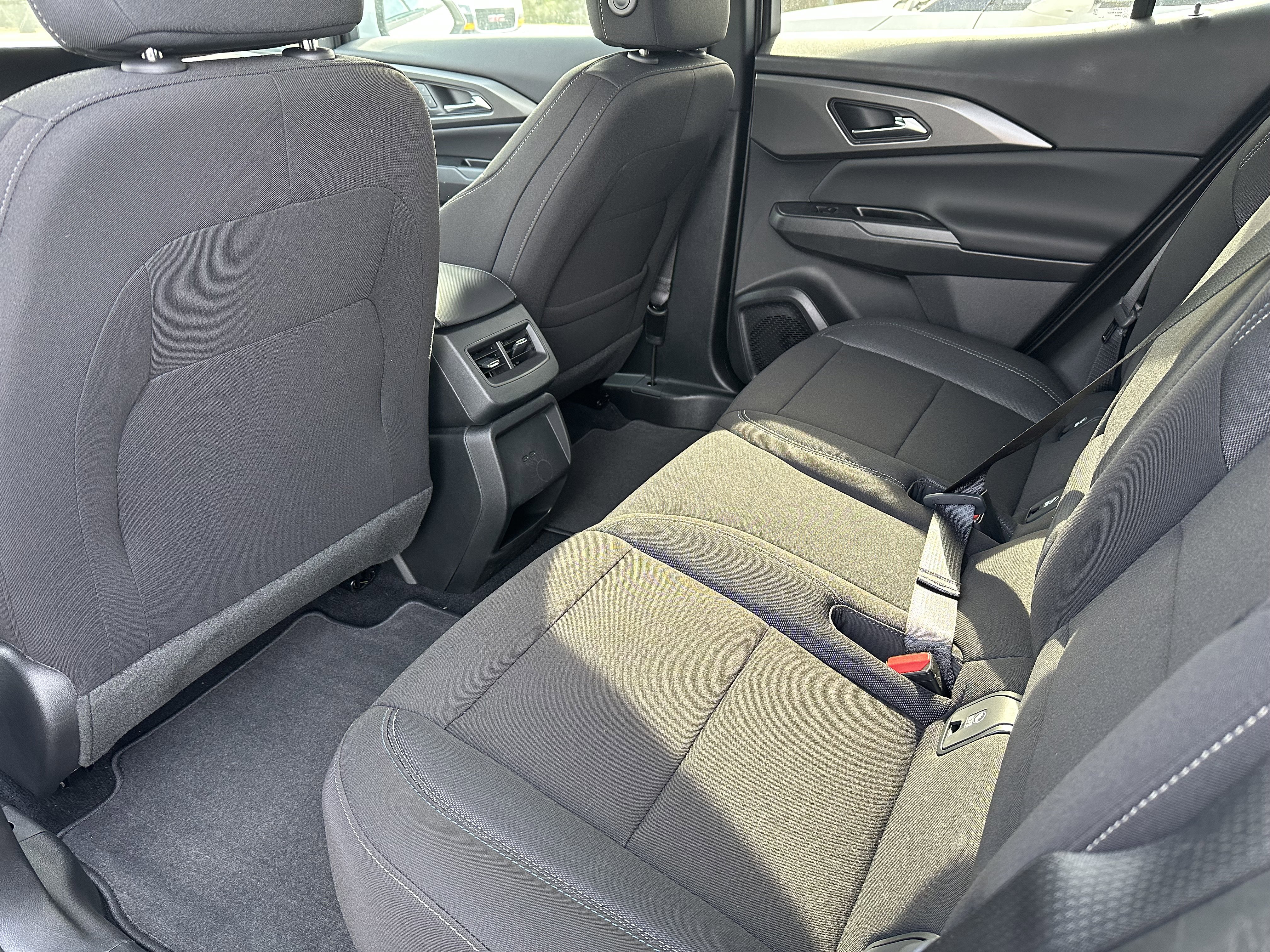 New 2026 Chevrolet Equinox EV LT FWD image 9