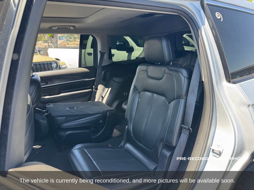 Used 2021 Jeep Grand Cherokee L Limited RWD image 12