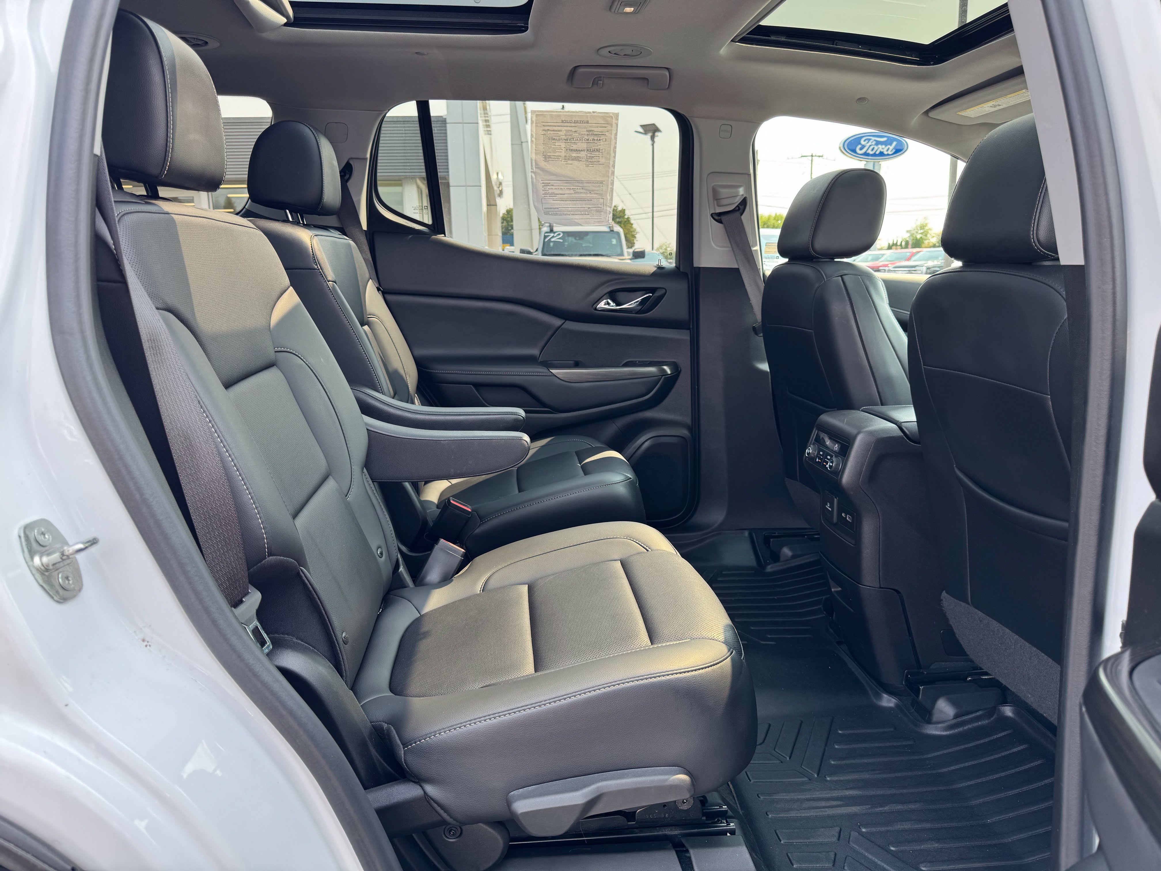 Used 2022 GMC Acadia SLT w/ Technology Package AWD/4WD image 30