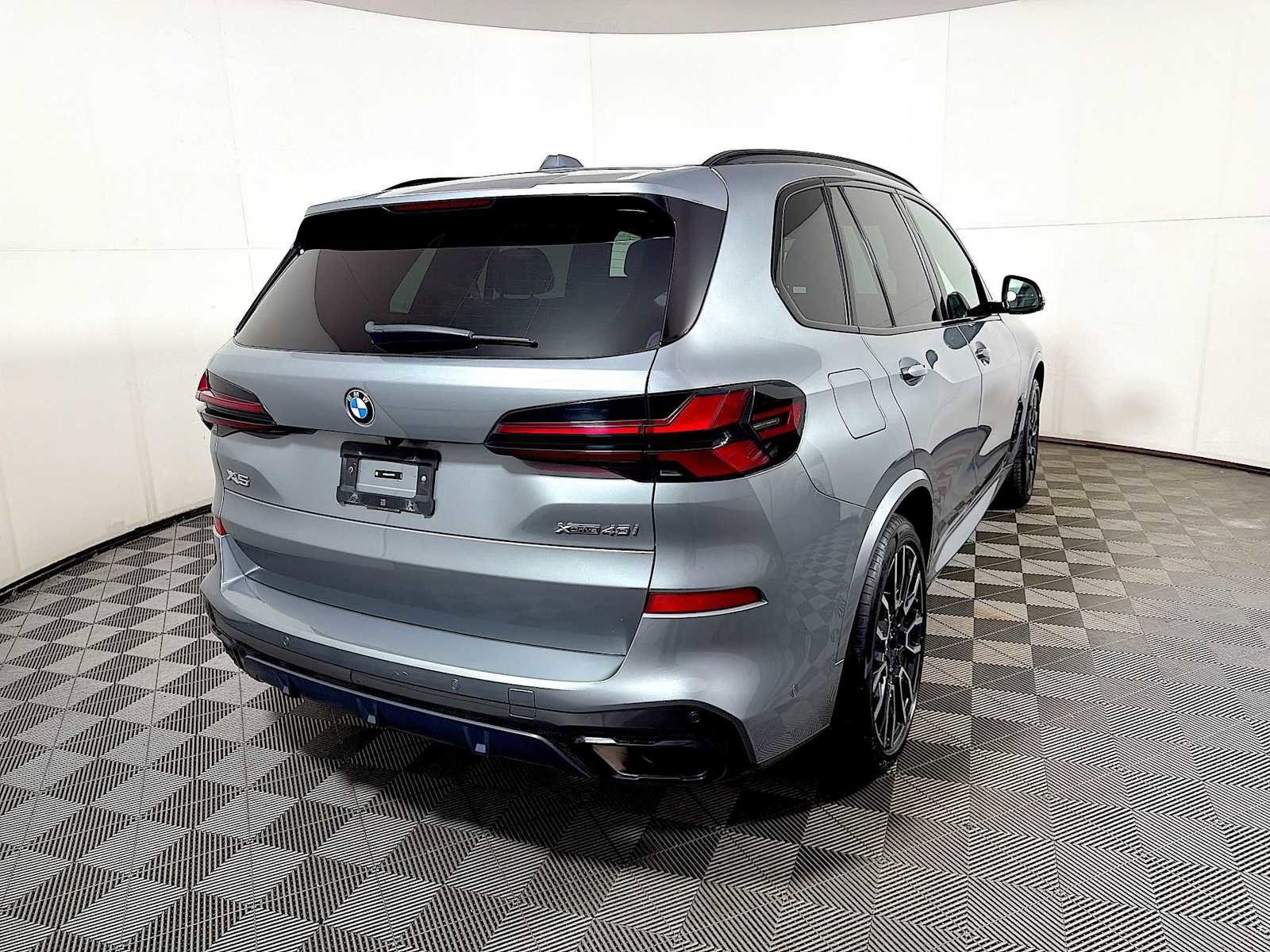 Certified 2024 BMW X5 xDrive40i w/ Executive Package AWD/4WD image 6