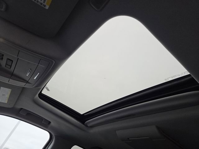 Used 2018 Chevrolet Suburban LT w/ LT Signature Package image 3