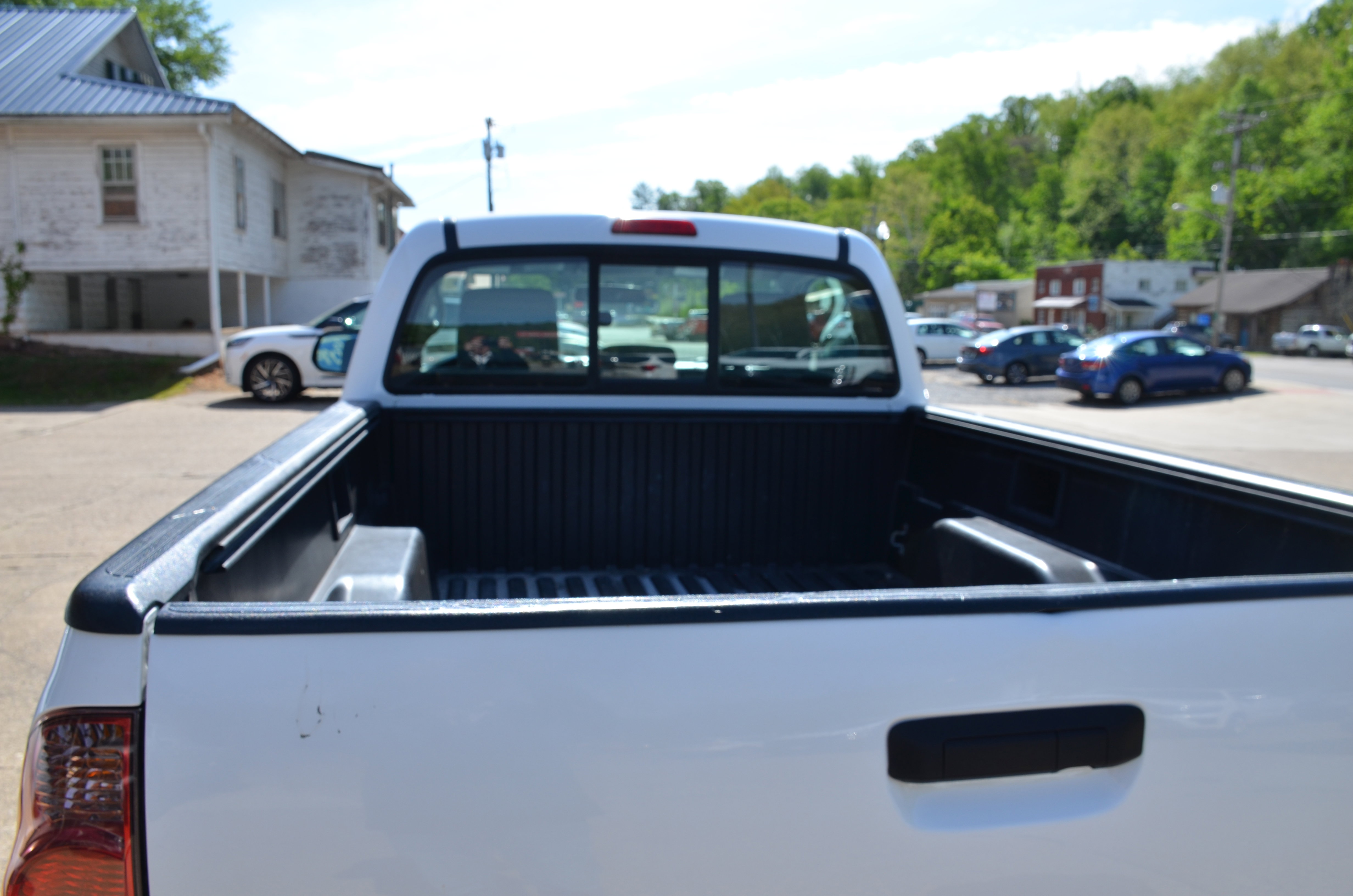 Used 2012 Toyota Tacoma 4x4 Regular Cab image 7