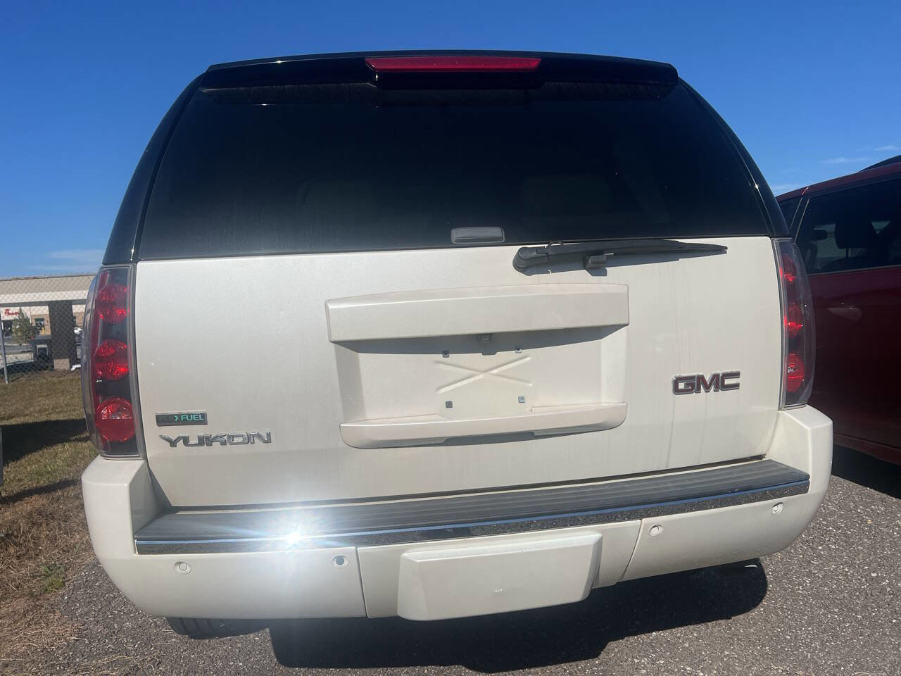 Used 2012 GMC Yukon Denali image 5