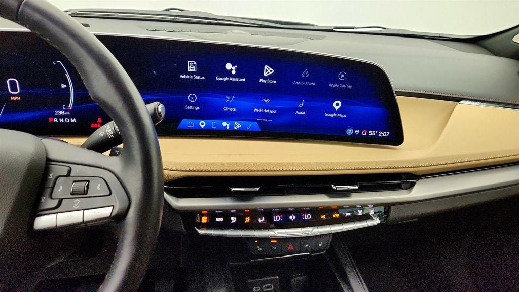 Used 2024 Cadillac XT4 Luxury w/ Cold Weather Package FWD image 17
