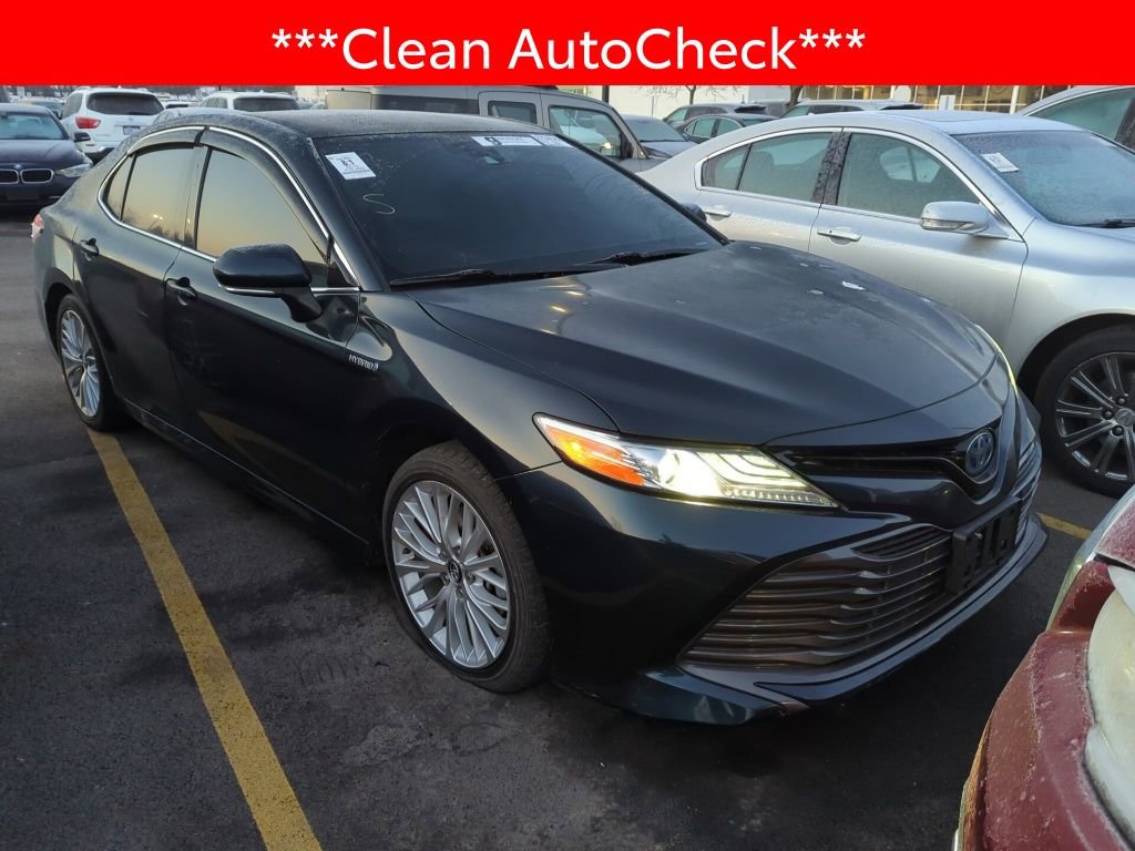 Used 2019 Toyota Camry XLE image 3