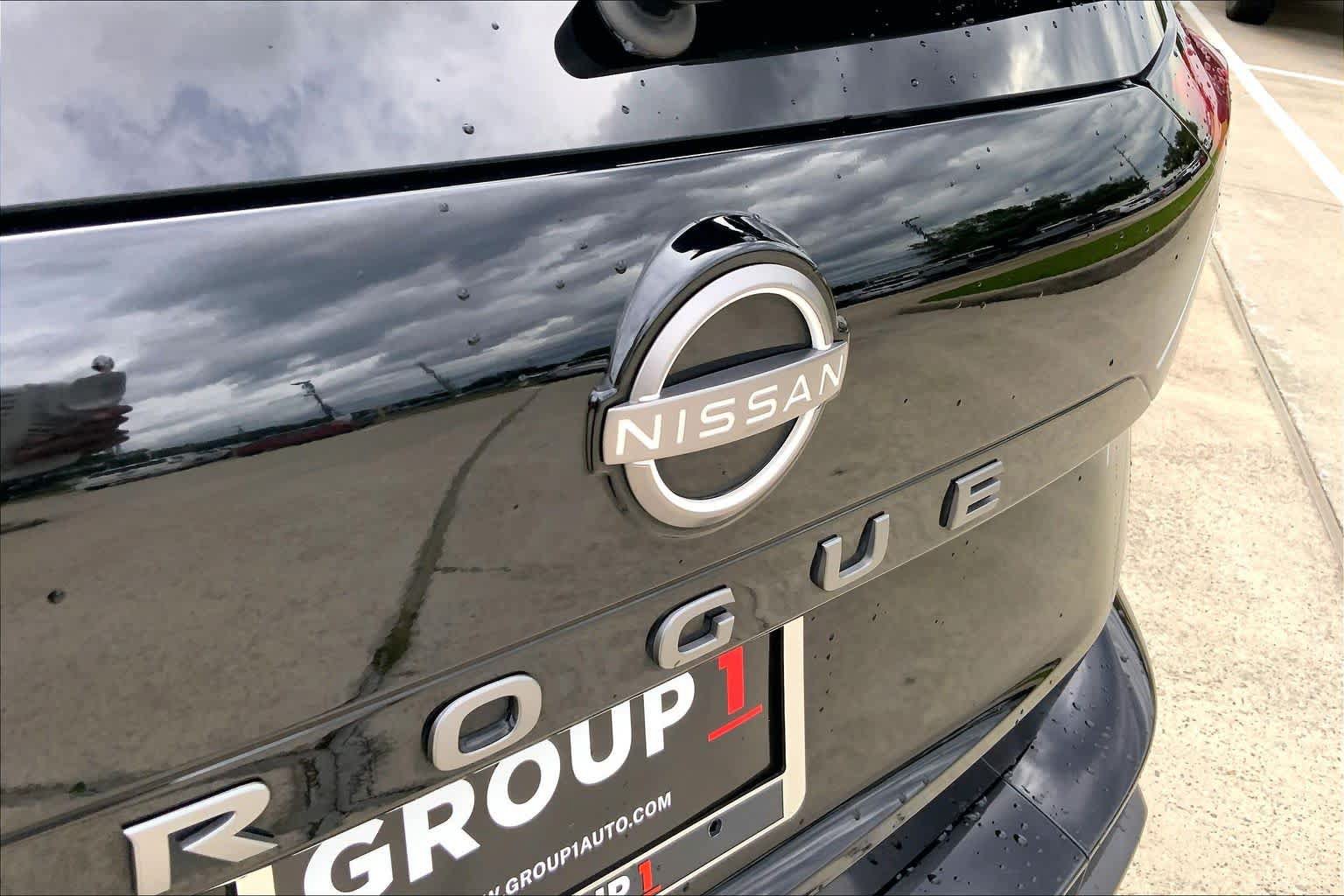 Used 2024 Nissan Rogue S FWD image 29