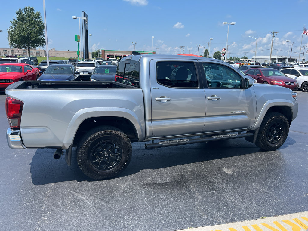 Used 2022 Toyota Tacoma SR5 AWD/4WD image 6