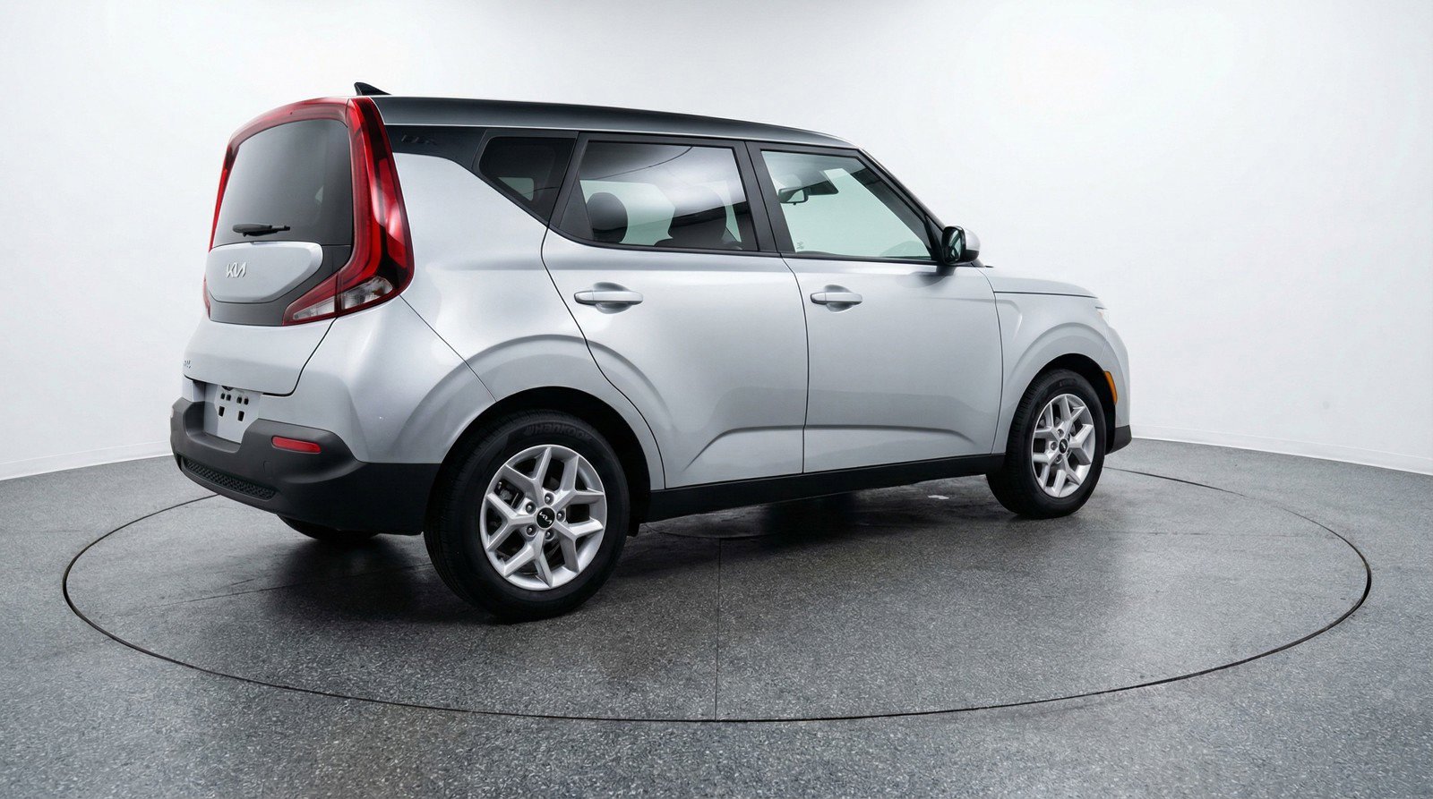 Used 2025 Kia Soul LX w/ LX Technology Package FWD image 9