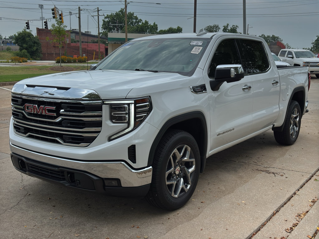 Used 2023 GMC Sierra 1500 SLT w/ SLT Convenience Package RWD image 4