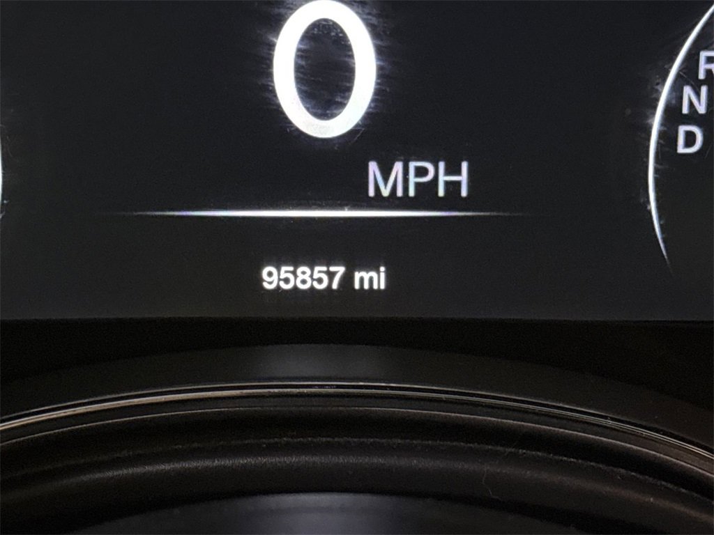 Used 2018 Jeep Grand Cherokee Laredo image 13