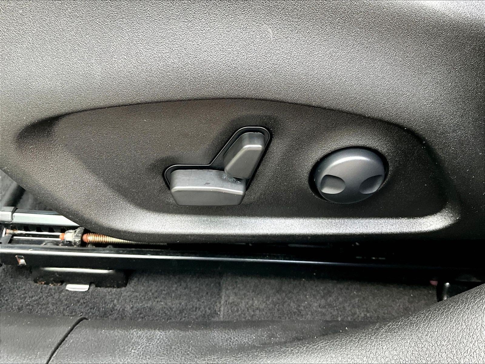 Used 2022 Jeep Renegade Limited AWD/4WD image 35
