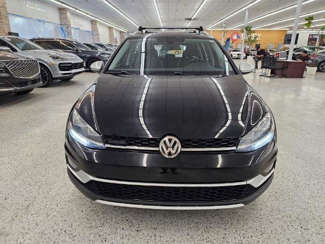 Used 2018 Volkswagen Golf Alltrack S image 2