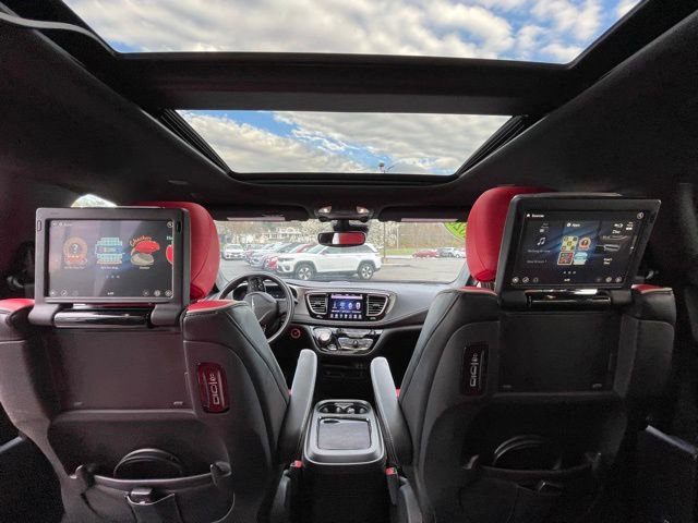 Used 2020 Chrysler Pacifica Limited w/ Quick Oder Package 2EV RED-S FWD image 28