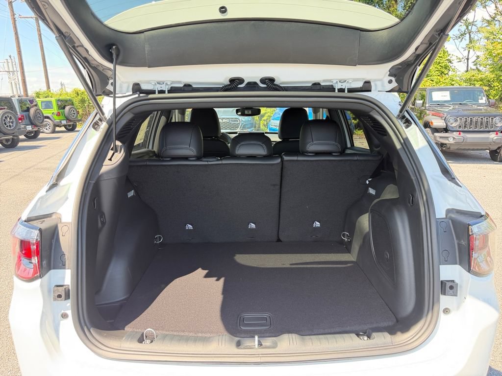 New 2026 Jeep Compass Latitude AWD/4WD image 16