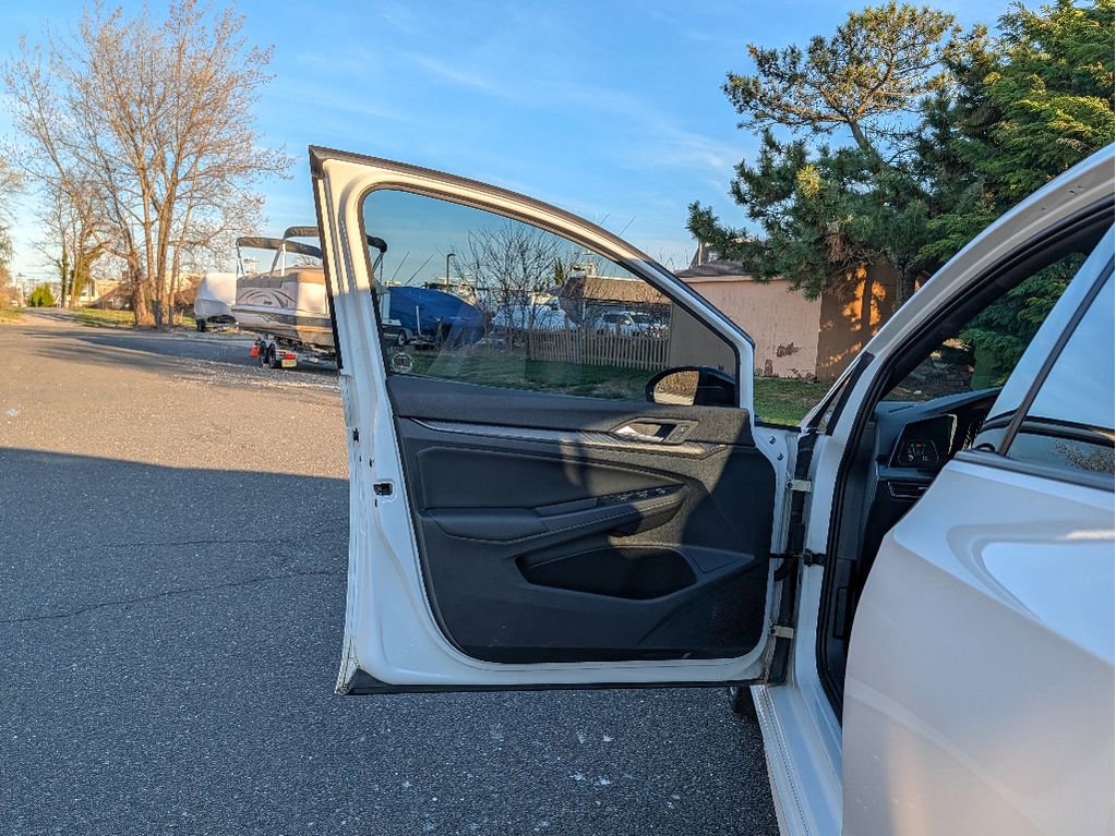 Used 2024 Volkswagen Golf R image 10