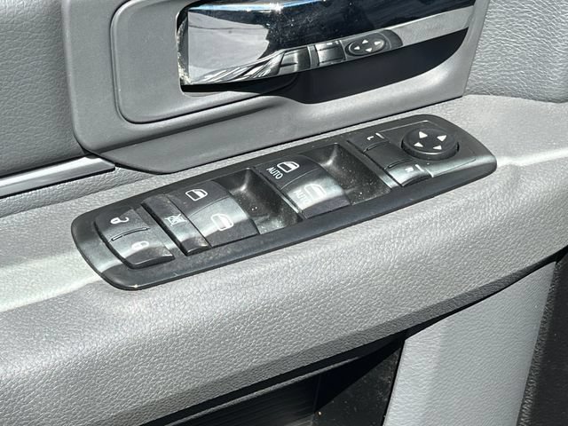 Used 2014 RAM 1500 Classic SLT AWD/4WD image 16