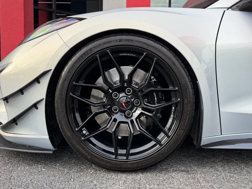 Used 2024 Chevrolet Corvette Z06 RWD image 6