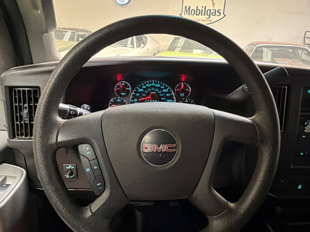 Used 2020 GMC Savana 2500 w/ Driver Convenience Package RWD image 17
