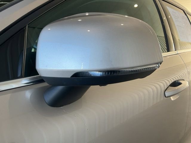 Used 2024 Volvo XC40 B5 Plus w/ Protection Package Premier image 3