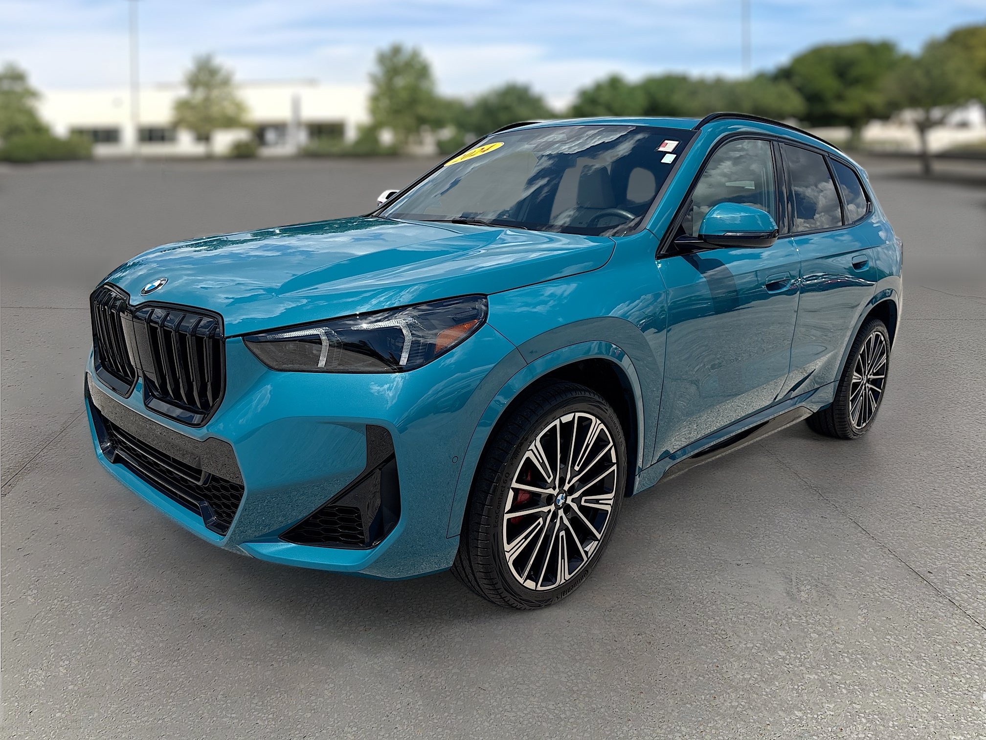 Used 2024 BMW X1 xDrive28i AWD/4WD image 4