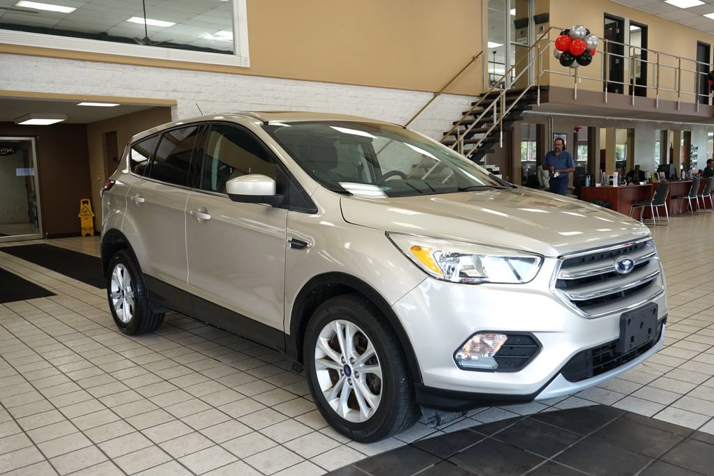 Used 2017 Ford Escape SE FWD image 18