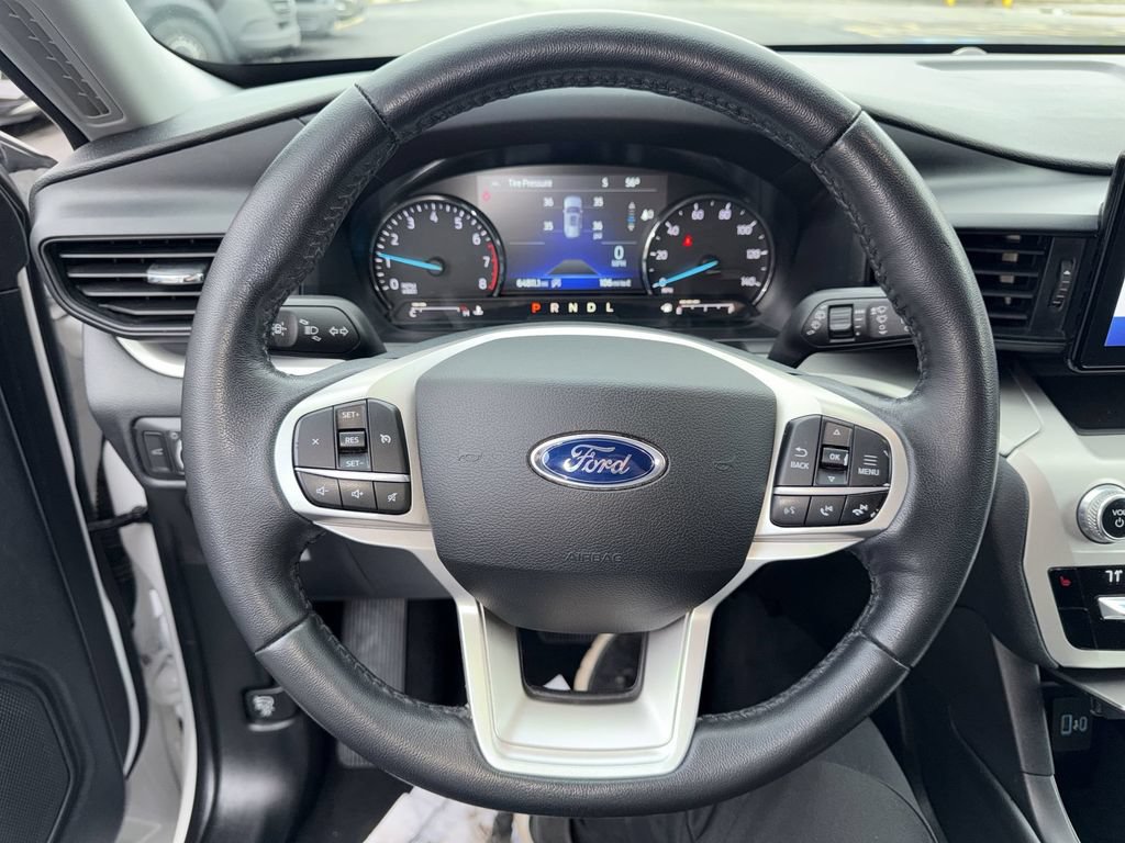 Used 2021 Ford Explorer XLT AWD/4WD image 11