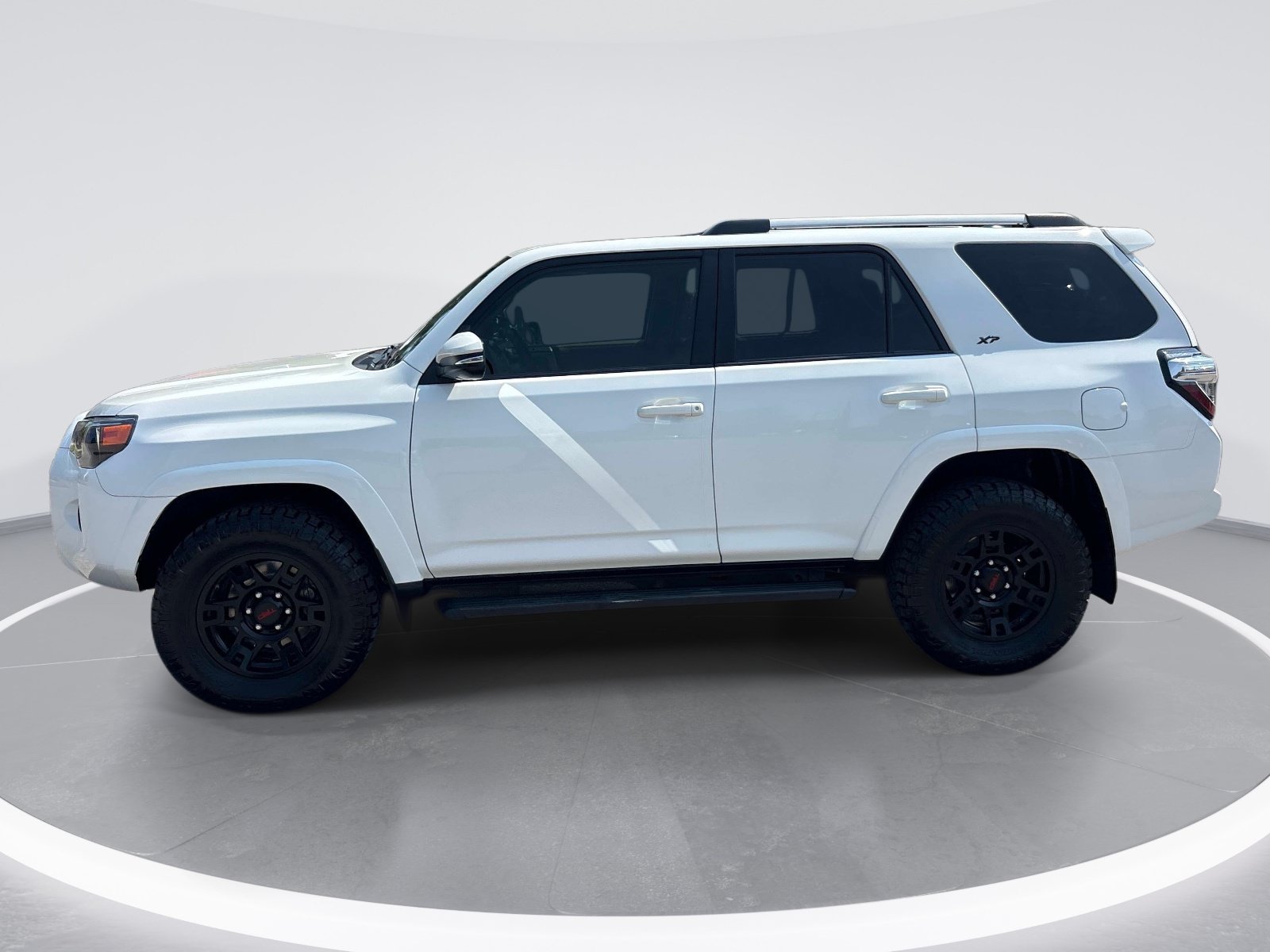 Used 2023 Toyota 4Runner SR5 Premium w/ Moonroof Package AWD/4WD image 5