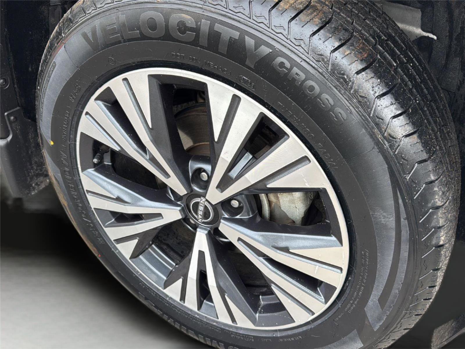 Used 2022 Nissan Rogue SV image 14